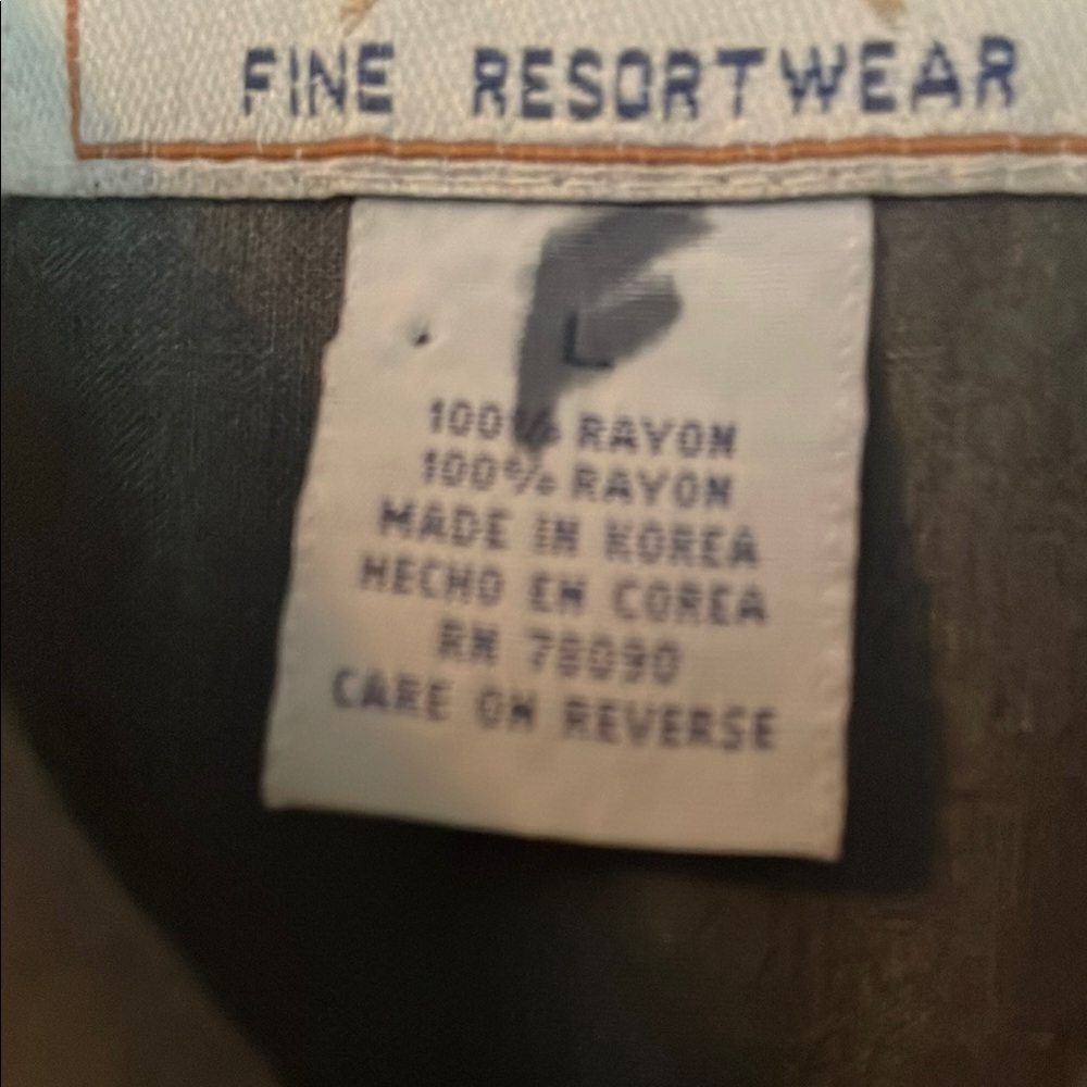 Bamboo Cay- Fine Resortwear.Gray Short Sleeve Button-Up Shirt with Bamboo Design - Picture 3 of 5